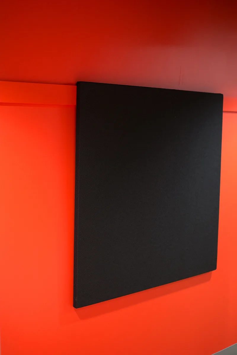 Vertical storyboard installation